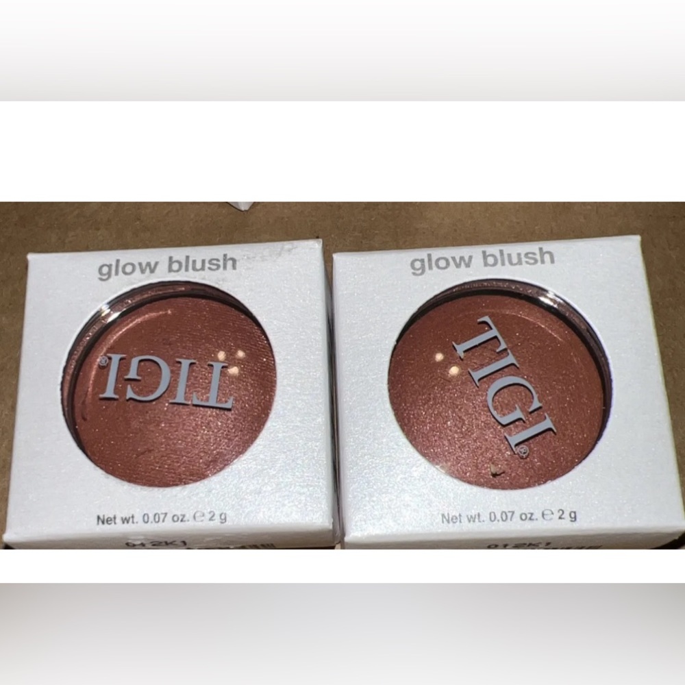 TIGI Cosmetics Glow Blush- Haute -NEW IN BOX Lot of 2